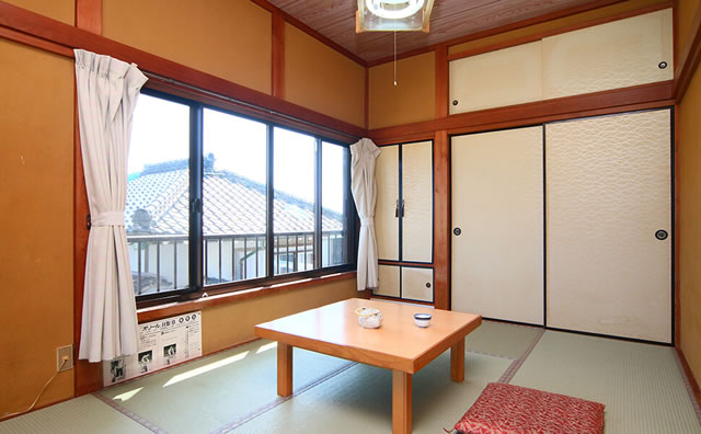 Japanese-style Room (6 Tatami Mats)